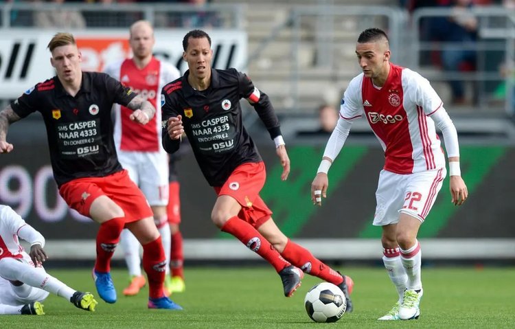 低位五后卫 低位五后卫