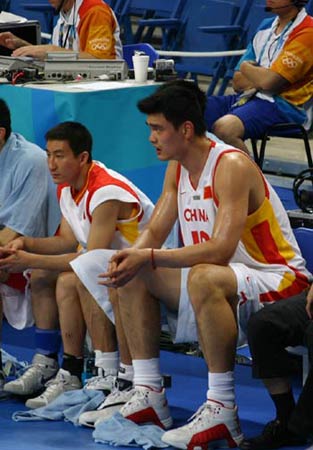 与中场直塞 与中场直塞